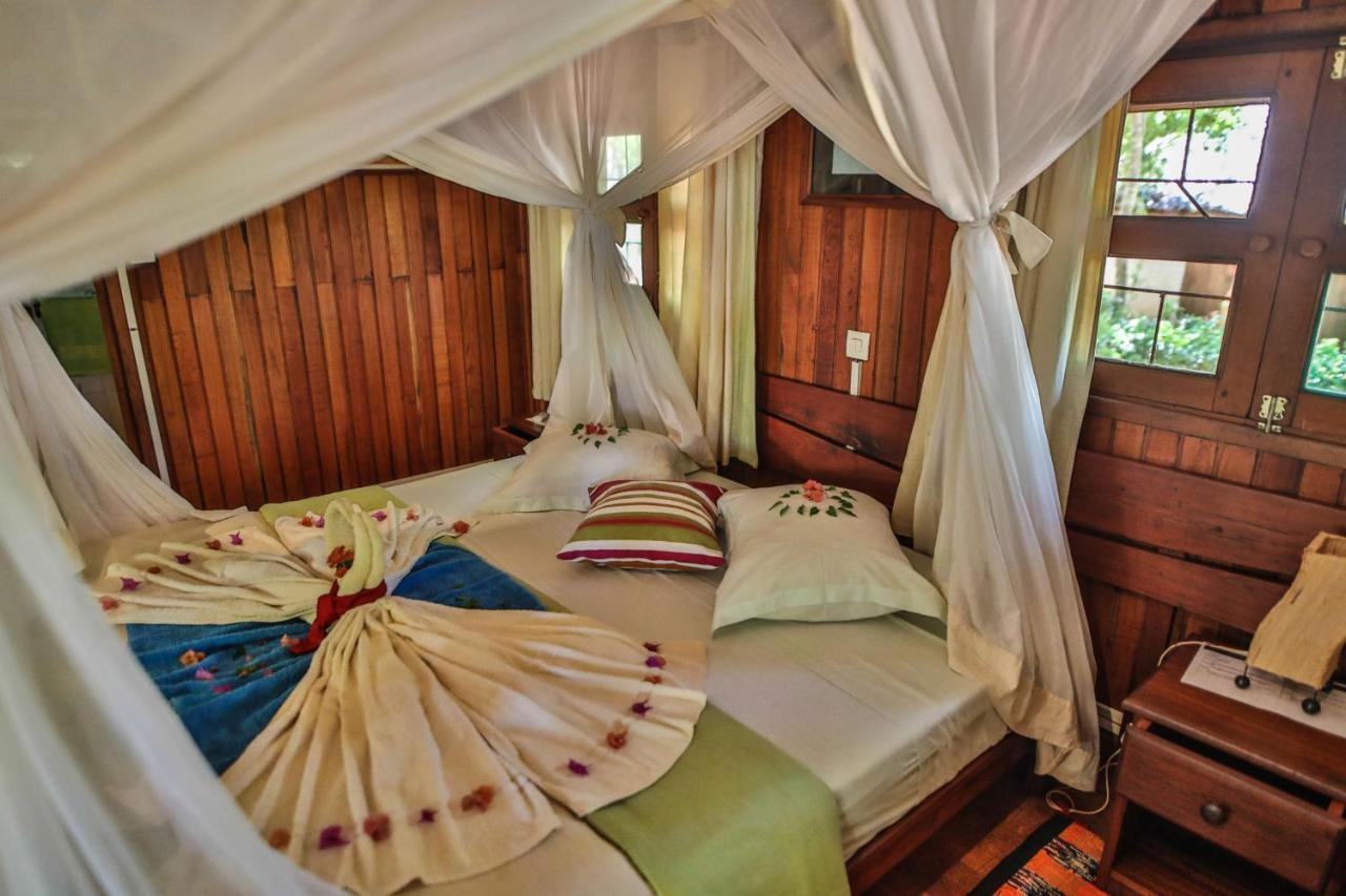 Olympe De Bemaraha Hotell Bekopaka Exteriör bild
