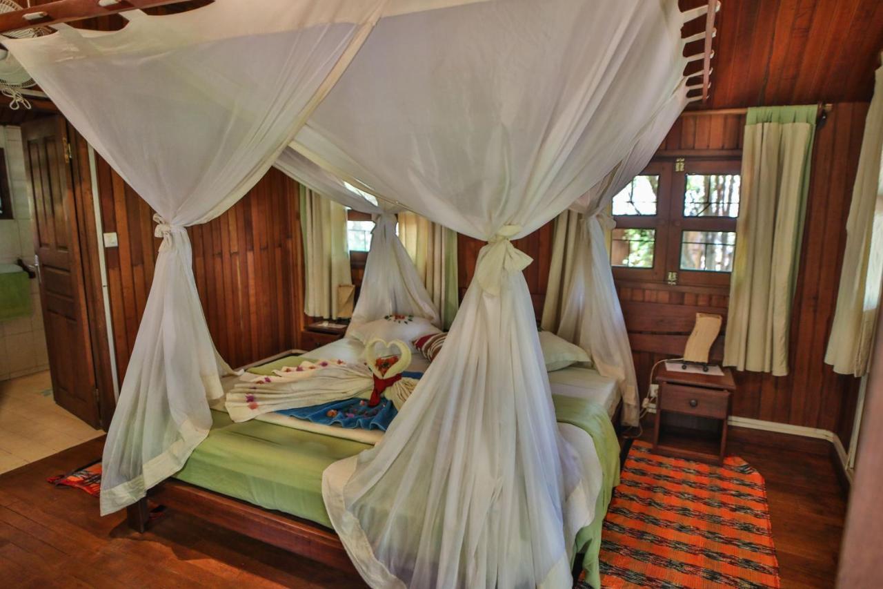Olympe De Bemaraha Hotell Bekopaka Exteriör bild