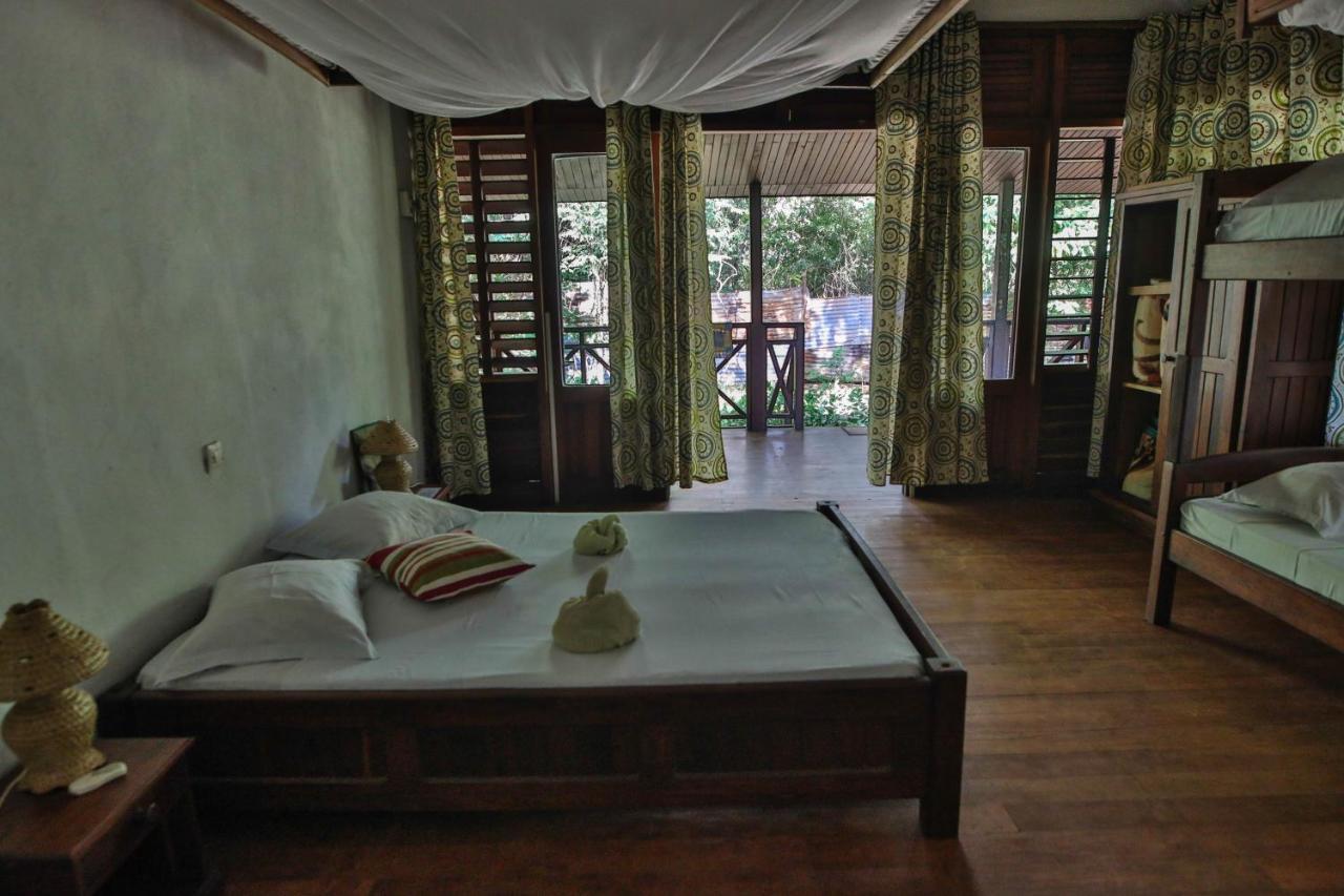 Olympe De Bemaraha Hotell Bekopaka Exteriör bild