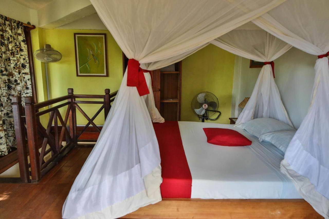 Olympe De Bemaraha Hotell Bekopaka Exteriör bild