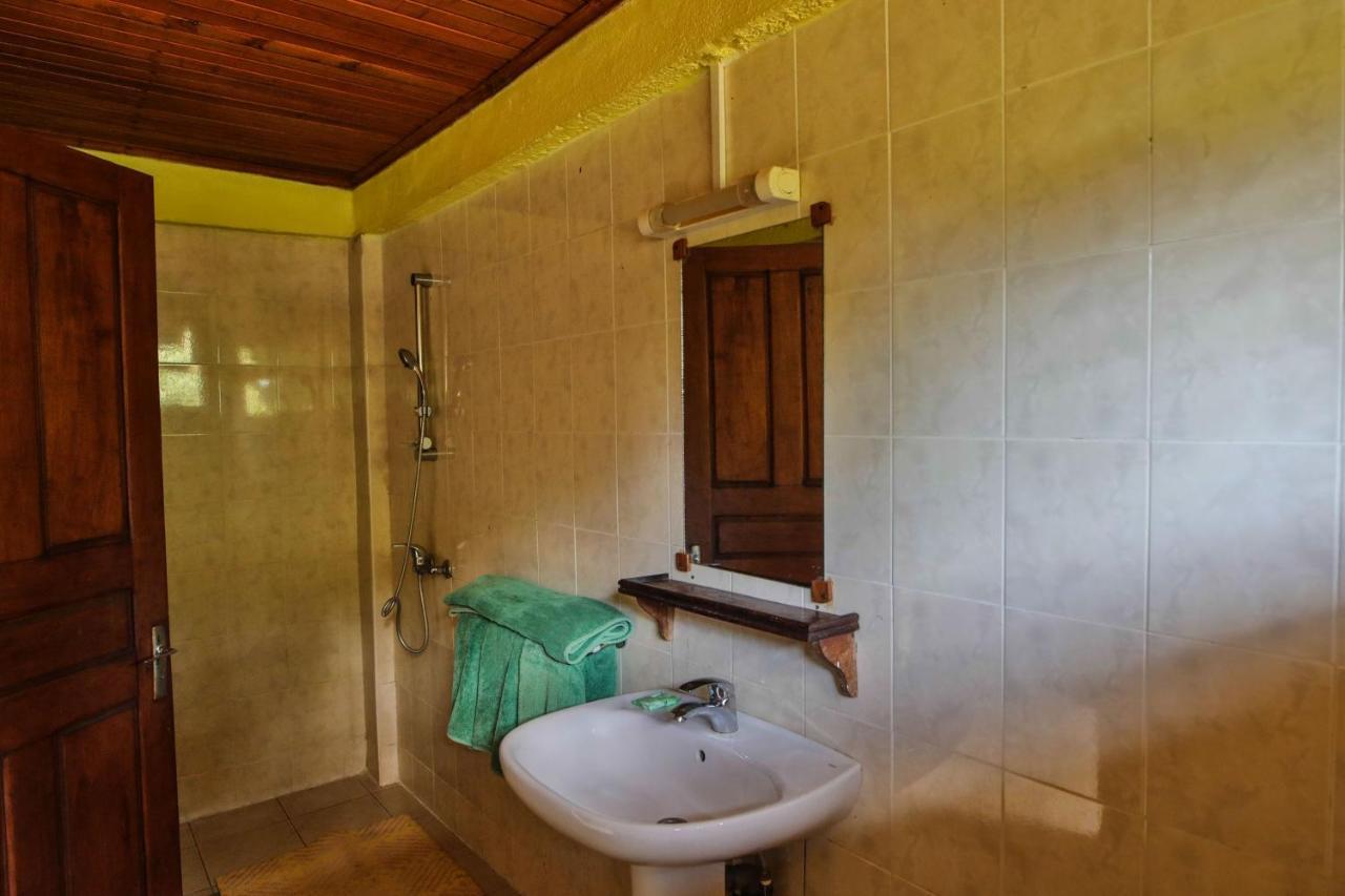Olympe De Bemaraha Hotell Bekopaka Exteriör bild