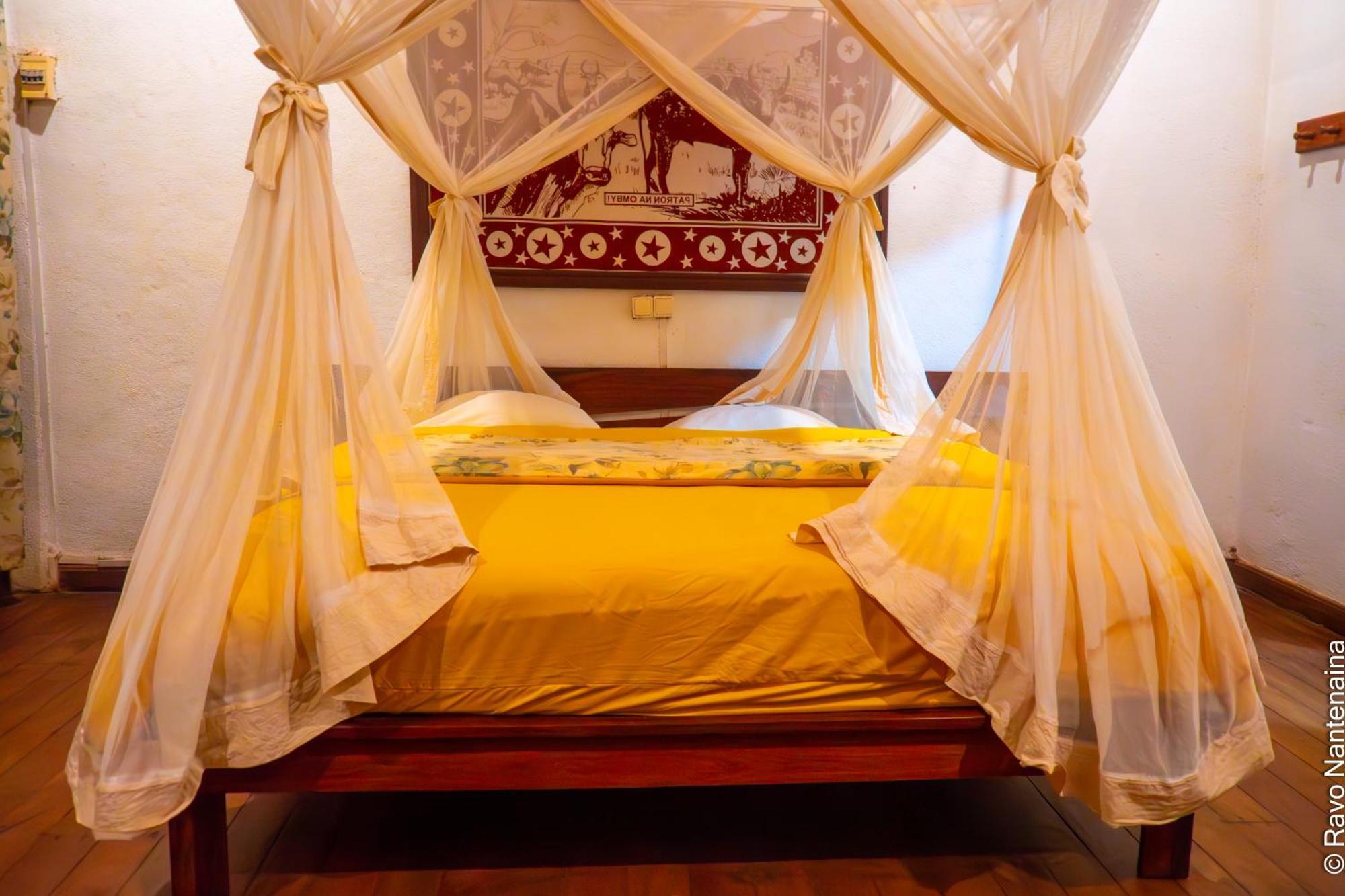 Olympe De Bemaraha Hotell Bekopaka Exteriör bild