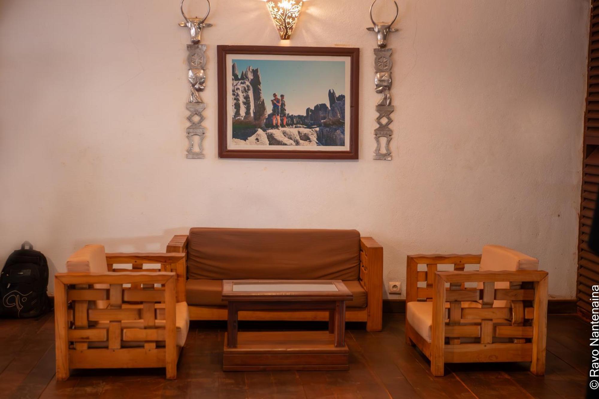 Olympe De Bemaraha Hotell Bekopaka Exteriör bild
