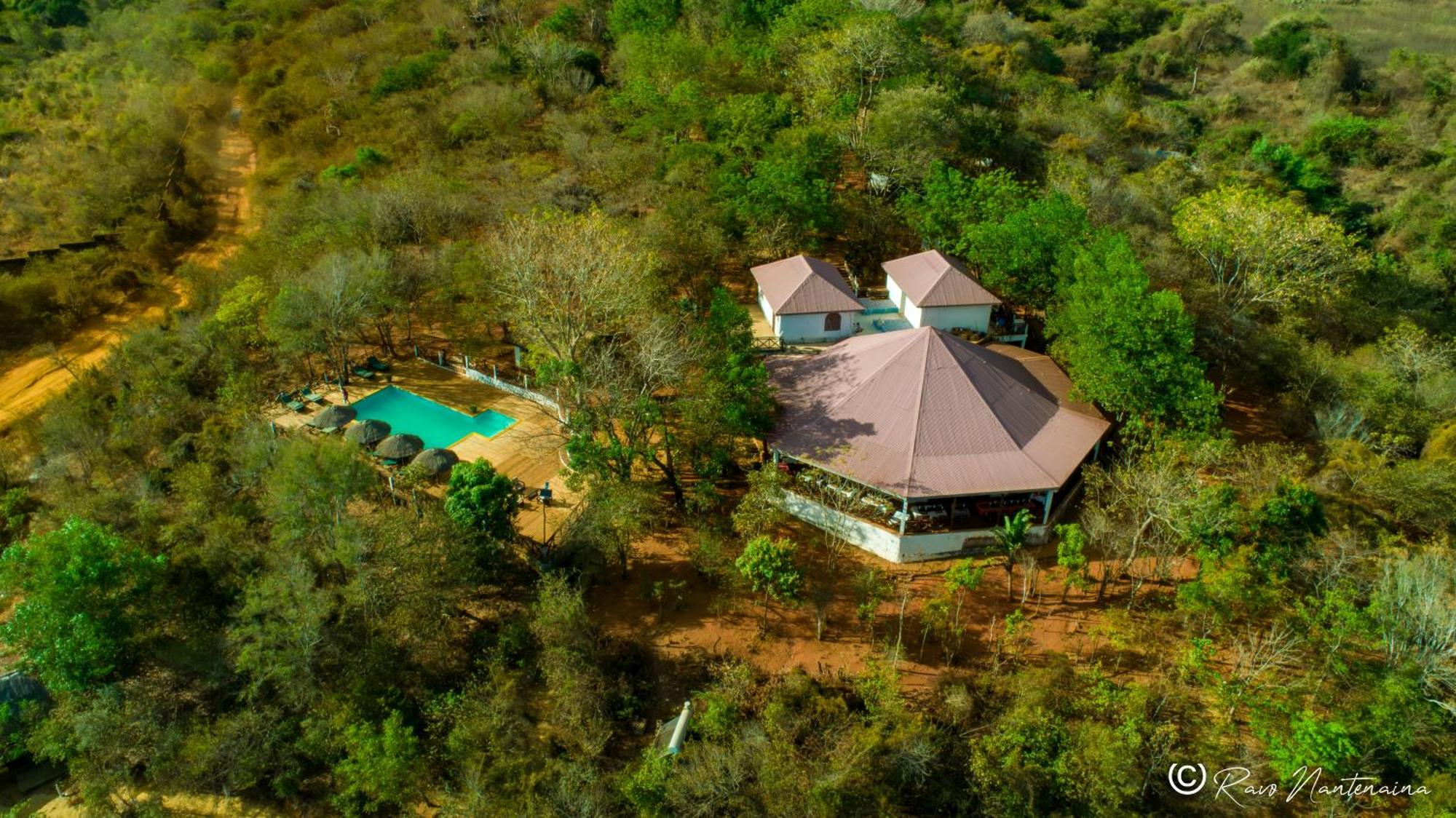 Olympe De Bemaraha Hotell Bekopaka Exteriör bild