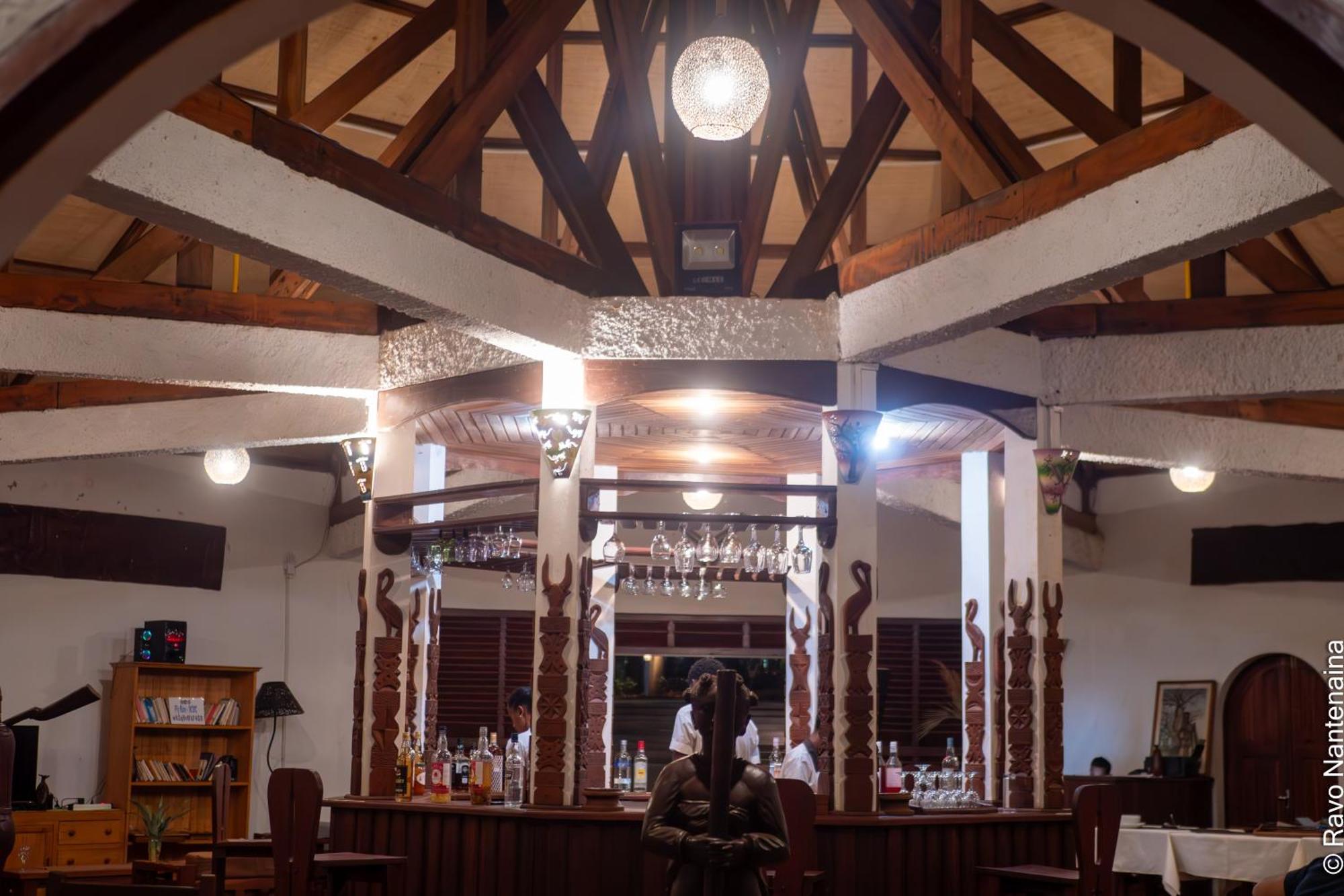 Olympe De Bemaraha Hotell Bekopaka Exteriör bild