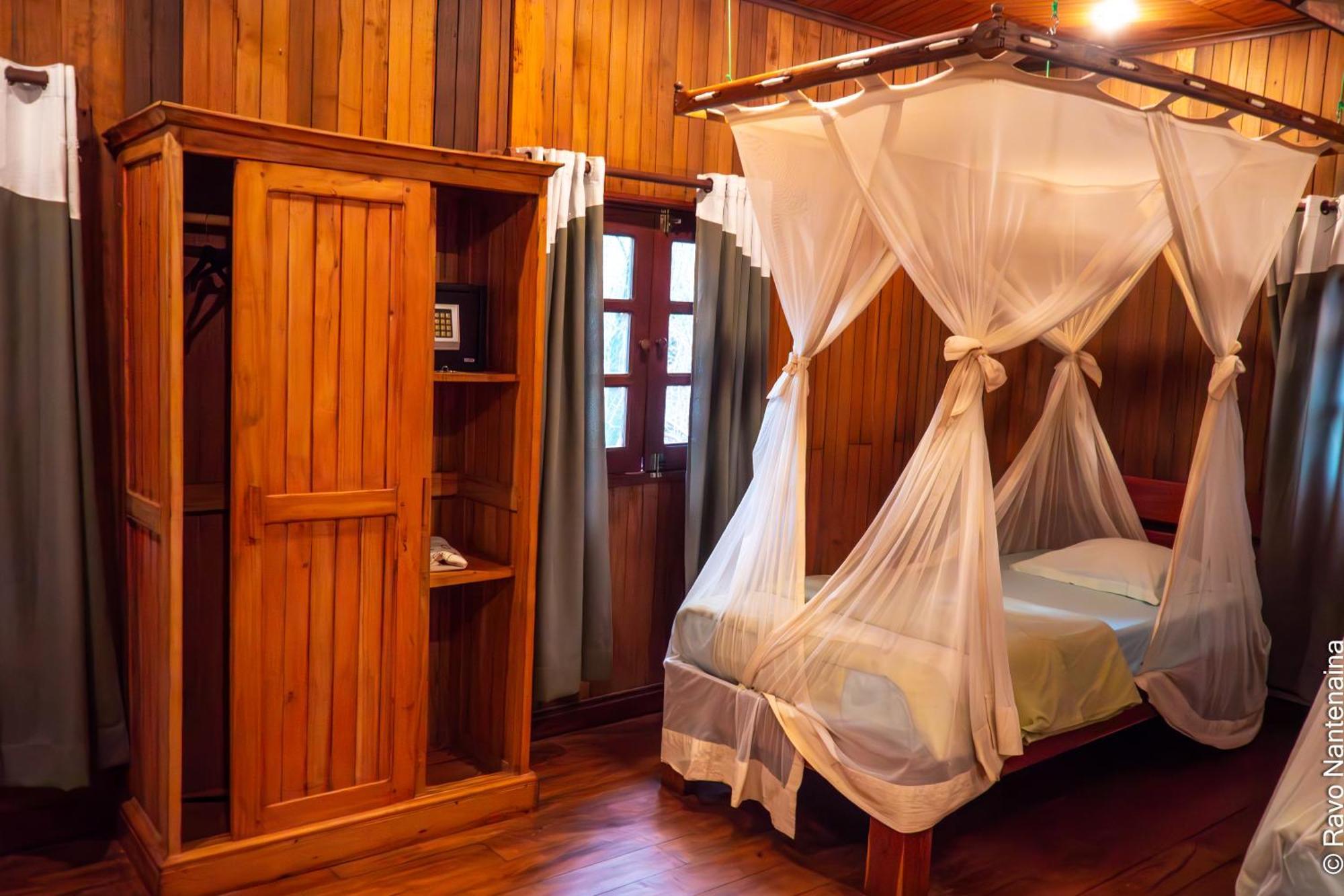 Olympe De Bemaraha Hotell Bekopaka Exteriör bild